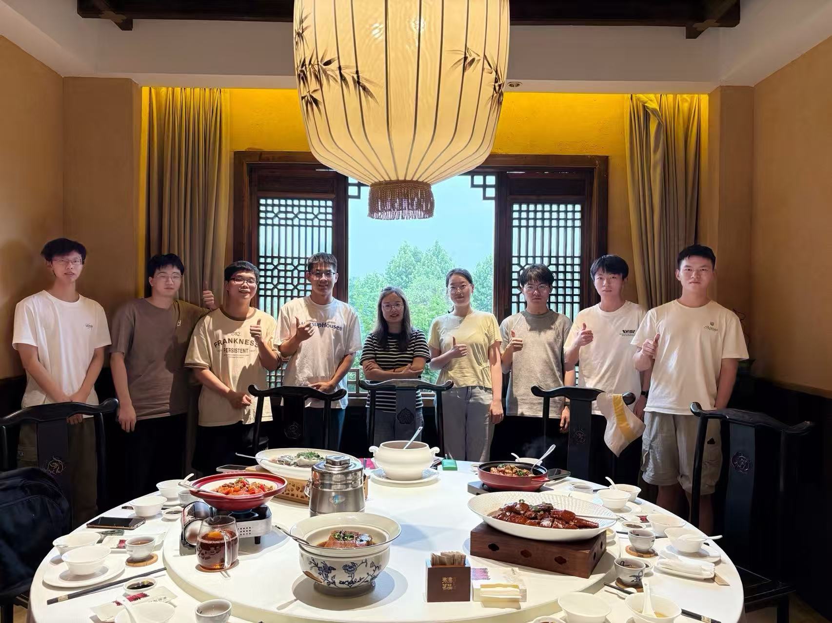 2025毕业宴.jpg 2025毕业宴.jpg